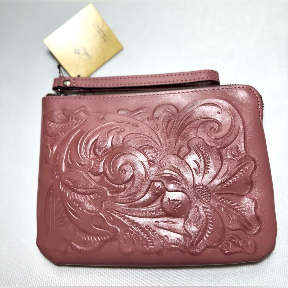 Patricia Nash Cassini wristlet
NWT soft pink old rose